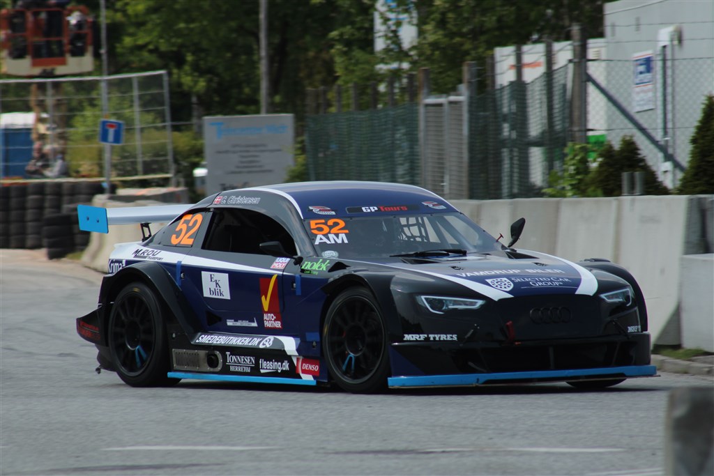 Pokal til Nymark Racing Academy i Viborg.
(Foto: Motorsporten.dk)